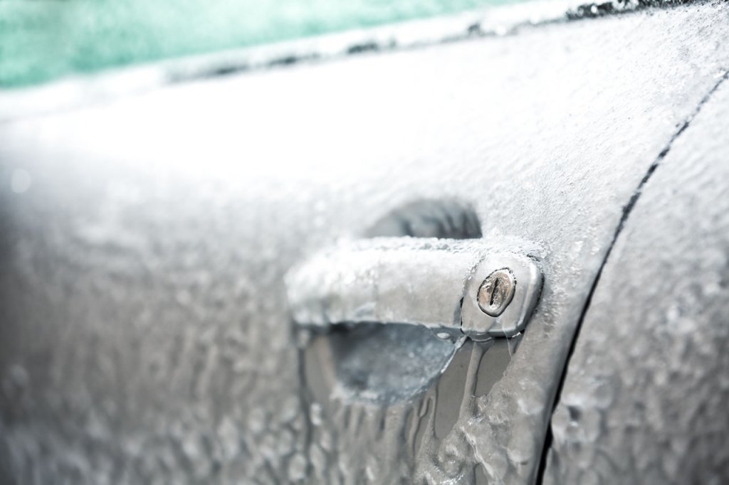 Auto-Türschloss eingefroren: Was Sie tun können, damit es sich wieder  öffnen lässt - Ratgeber - Getriebezentrum Rhein Main